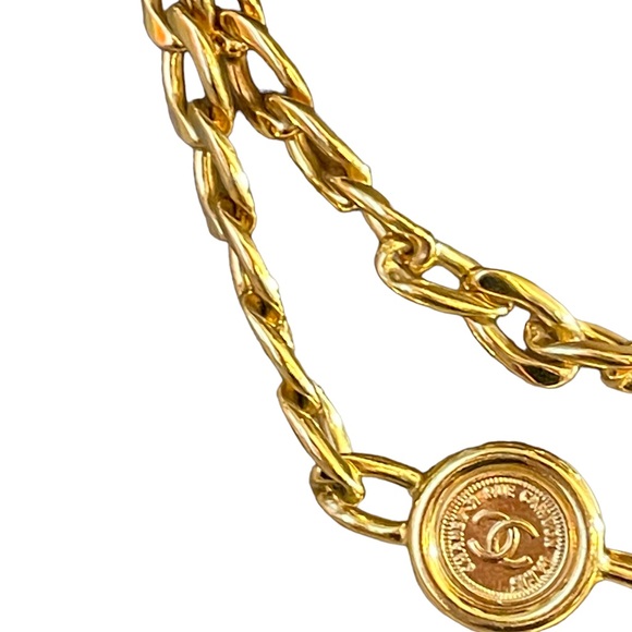 Vintage 1993 (93A) Chanel Authentic Gold finish chain belt - Picture 6 of 16